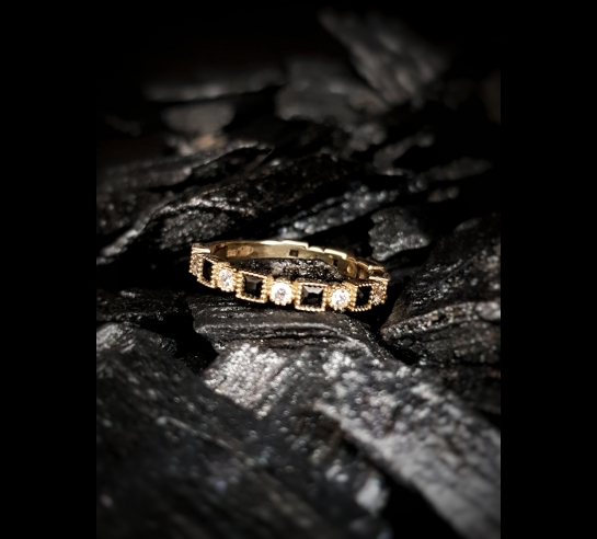 Zlatý prsteň s farebnými zirkónmi