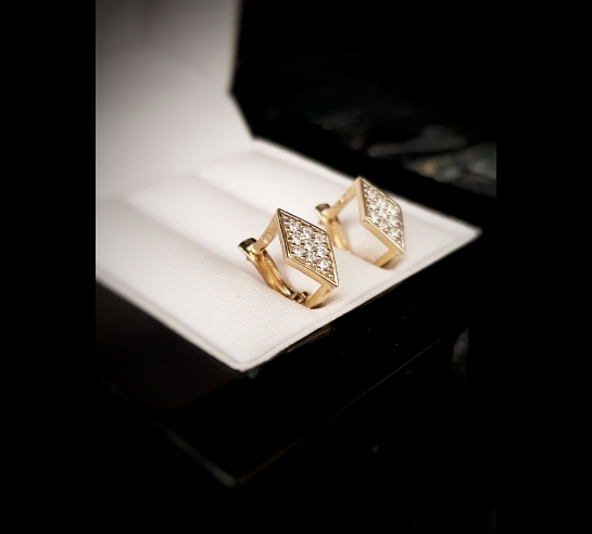 Detské zlaté náušnice kosoštvorcové