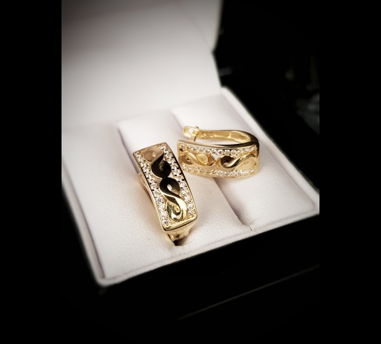 Detské zlaté náušnice s nekonečnom