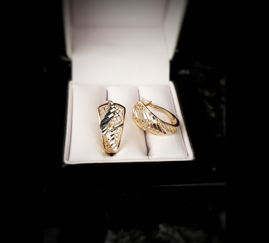 Zlaté náušnice dámske s bielym zlatom