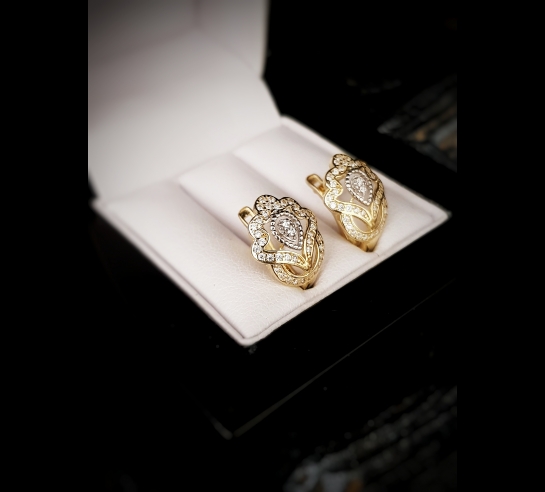 Zlaté náušnice Basarit