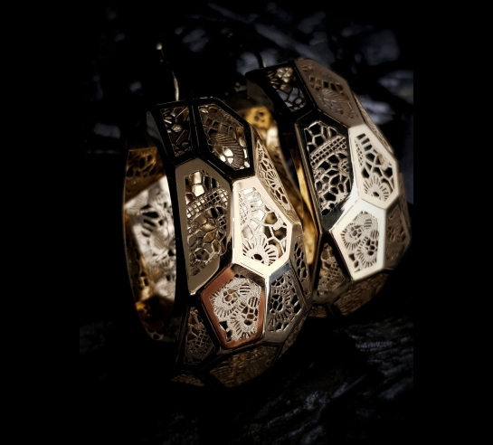 Zlaté náušnice Neonero mega kruhy