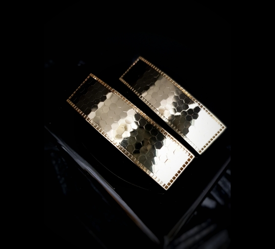 Zlaté náušnice Neonero lesklé ohnuté