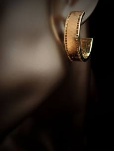 Zlaté náušnice Neo nero 2