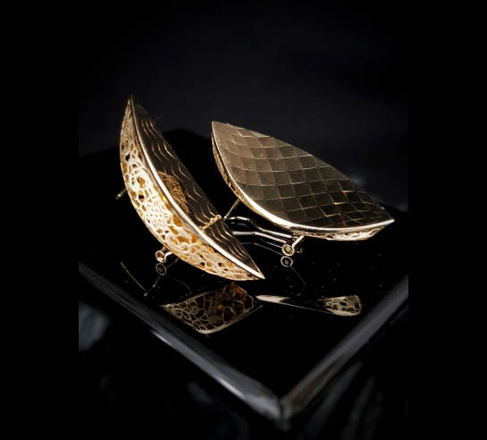 Zlaté náušnice ohnuté leské