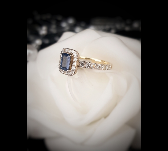 Zlatý briliantový prsteň Sapphire