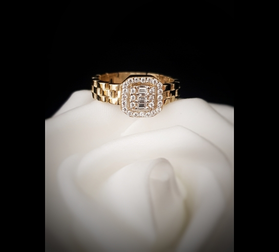 Zlatý prsteň dámsky ostničkový