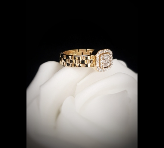 Zlatý prsteň dámsky ostničkový