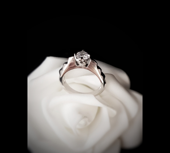 Zlatý prsteň Elle z bieleho zlata