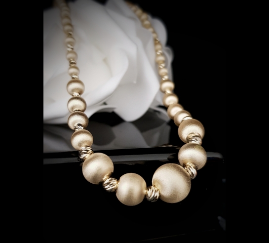 Zlatý náhrdelník Bazzi