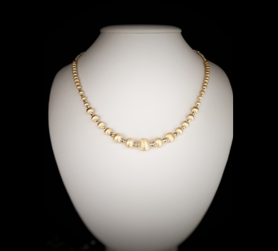 Zlatý náhrdelník Bazzi