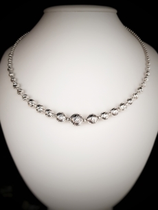 Zlatý náhrdelník Bizmit