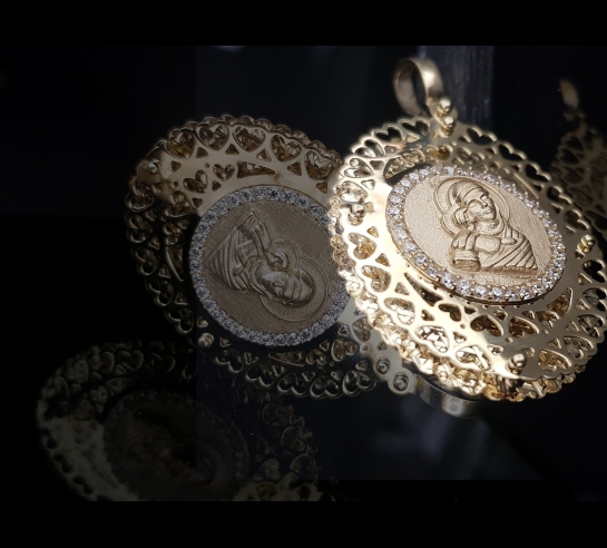 Zlatý prívesok Madona