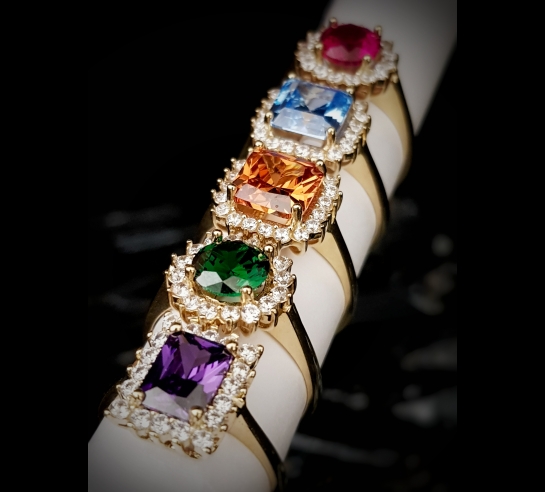 Zlatý prsteň Verde s farebným zirkónom