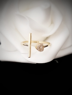 Zlatý trendový prsteň