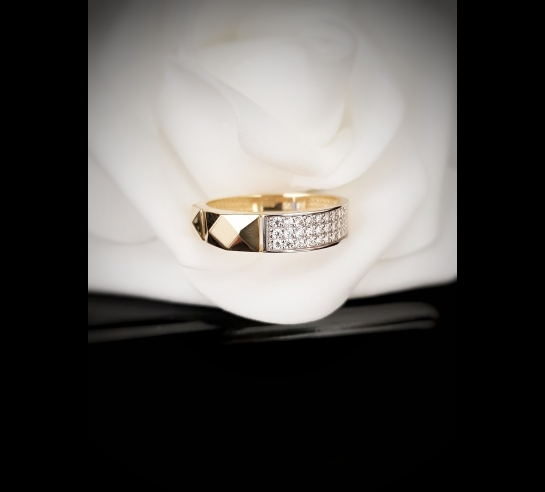 Zlatý štýlový prsteň Bellu