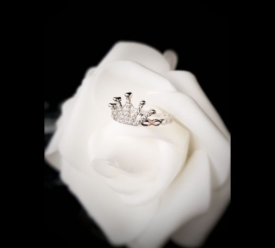 Zlatý prsteň v bielom zlate Bianca