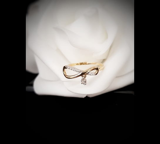 Zlatý prsteň nekonečno s visiacim...