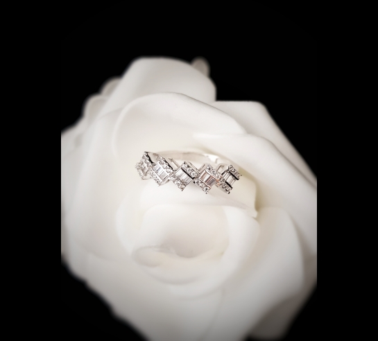 Zlatý prsteň z bieleho zlata Nuori