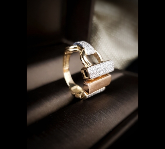 Exkluzívny prsteň Diferent