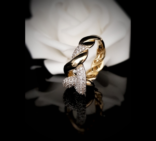 Luxusný zlatý prsteň Brisa