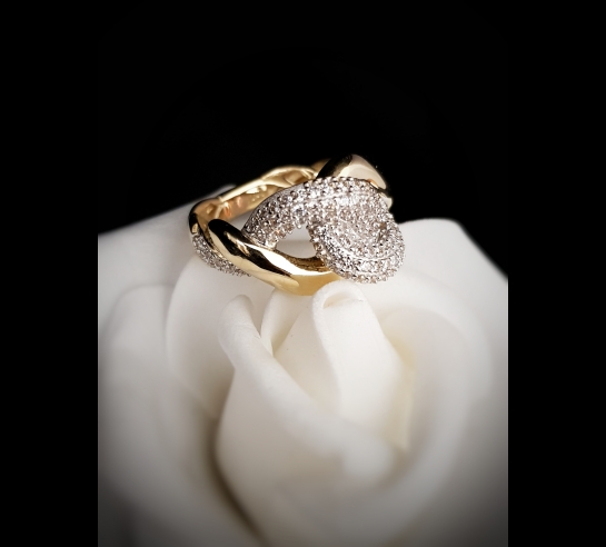 Luxusný zlatý prsteň Brisa