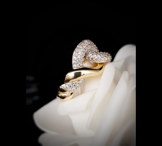 Luxusný zlatý prsteň Brisa