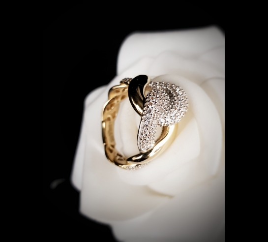 Luxusný zlatý prsteň Brisa