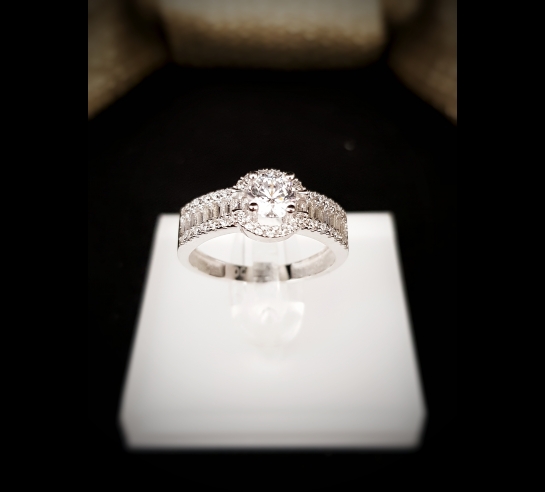 Zlatý prsteň Clark z bieleho zlata