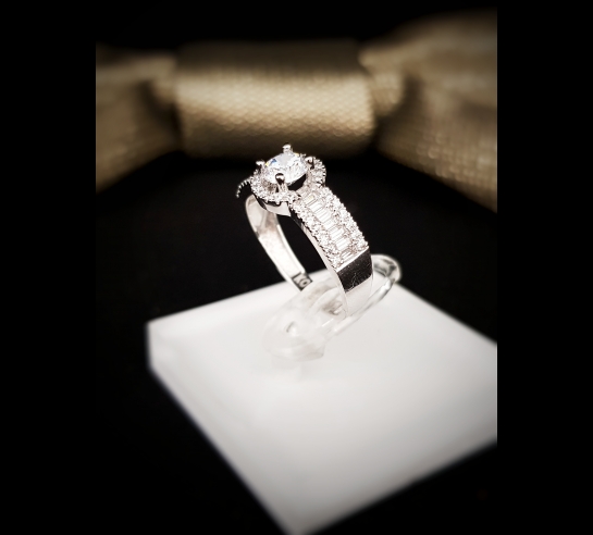 Zlatý prsteň Clark z bieleho zlata