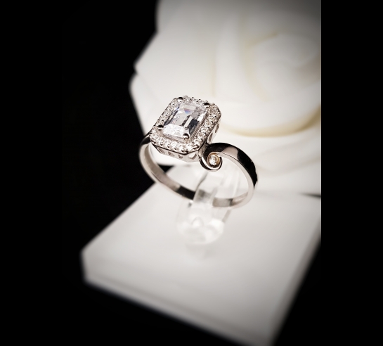 Zlatý prsteň Anabel z bieleho zlata