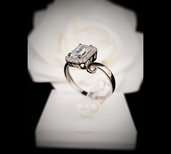 Zlatý prsteň Anabel z bieleho zlata