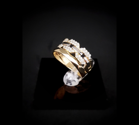 Zlatý prsteň Amira