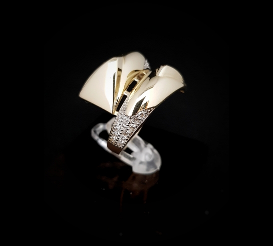 Zlatý prsteň Topic