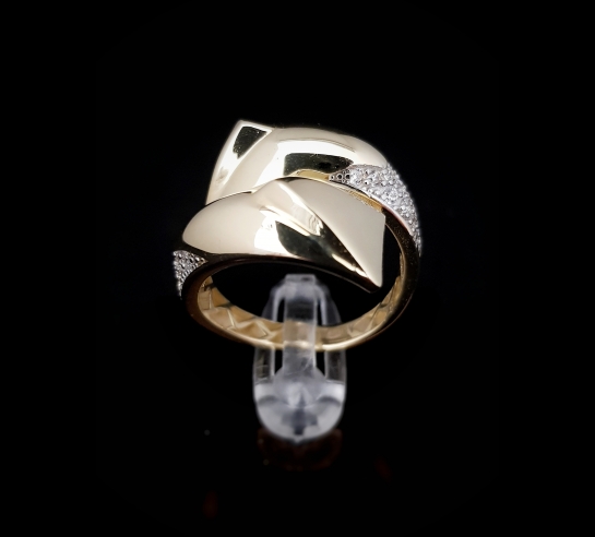 Zlatý prsteň Topic