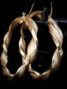 Zlaté kruhové náušnice