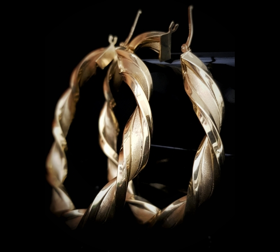 Zlaté kruhové náušnice