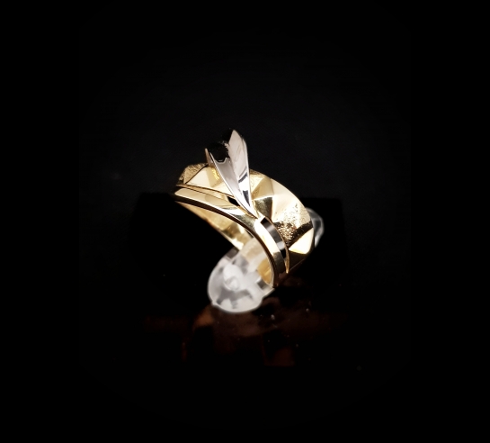 Zlatý prsteň Jaris