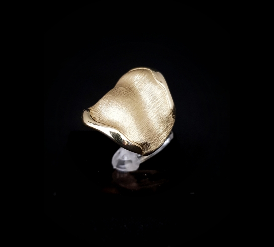 Zlatý luxusný prsteň Izador