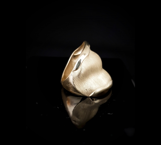 Zlatý luxusný prsteň Izador