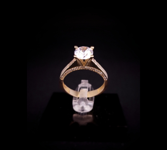 Zlatý prsteň Larison