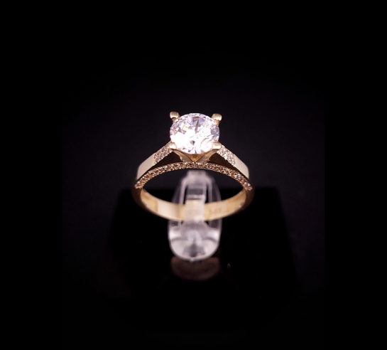 Zlatý prsteň Larison