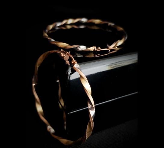 Zlaté kruhové náušnice