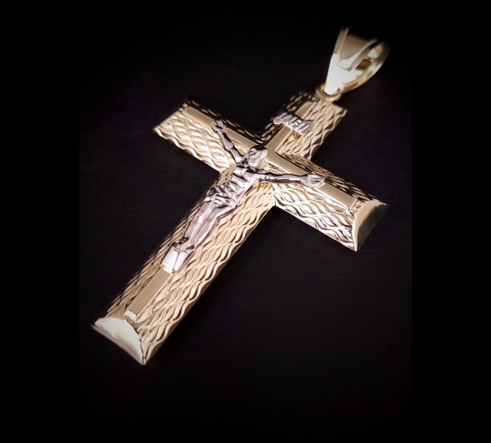 Zlatý kríž s umučením v detailnom...