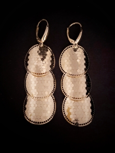 Zlaté vysokolesklé náušnice...