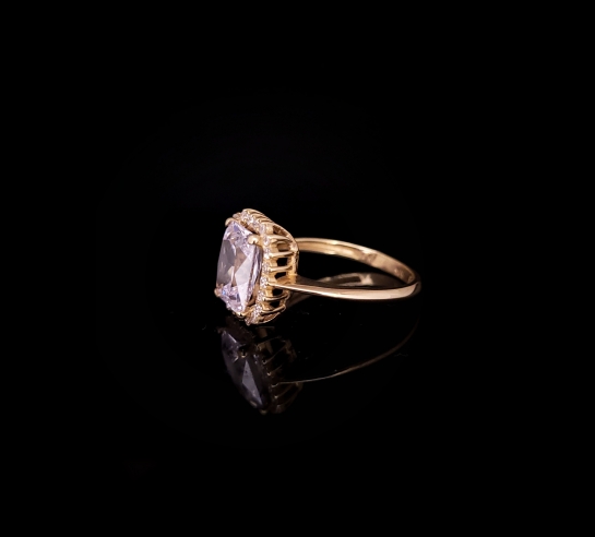 Zlatý prsteň Amely