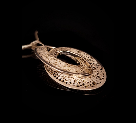 Zlatý prívesok Talia s čipkou -...