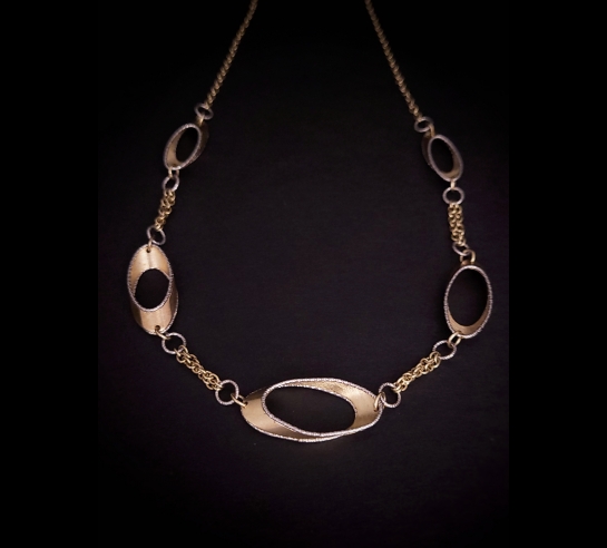 Exkluzívny náhrdelník Tiola