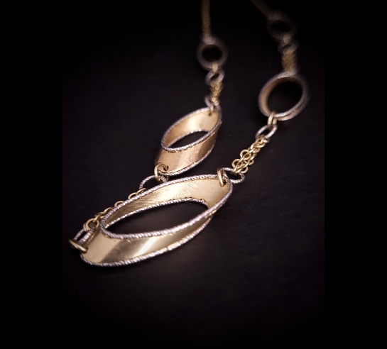 Exkluzívny náhrdelník Tiola