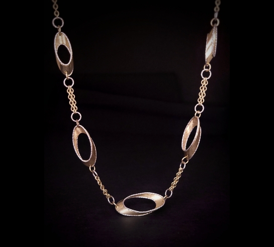 Exkluzívny náhrdelník Tiola